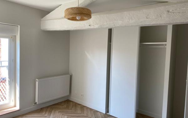 Appartement à louer    3 pièces • 79 m2 Castres