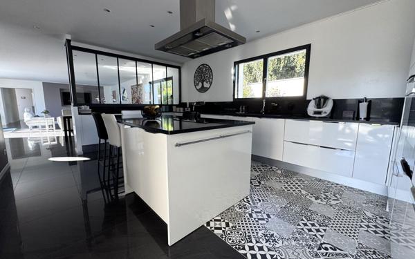 Maison à vendre    5 pièces • 193 m2 Marsilly