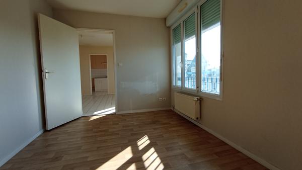 ANGERS QUARTIER NEY APPARTEMENT 45 m² avec garage fermé
