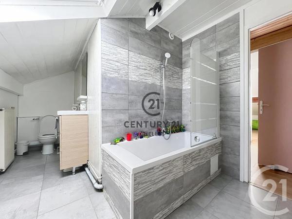 Maison à vendre  8 pièces - 147,17 m 2   NEUILLY SUR MARNE  - 93