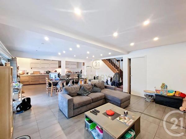 Maison à vendre  8 pièces - 147,17 m 2   NEUILLY SUR MARNE  - 93