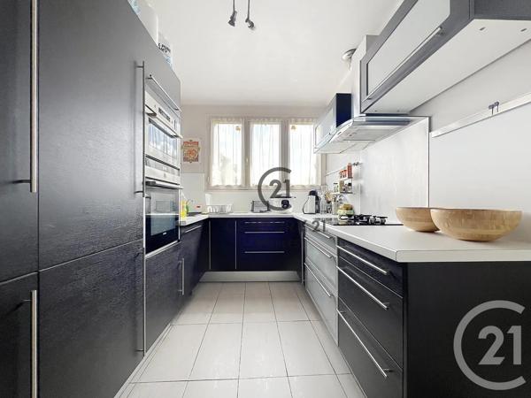 Maison à vendre  8 pièces - 147,17 m 2   NEUILLY SUR MARNE  - 93