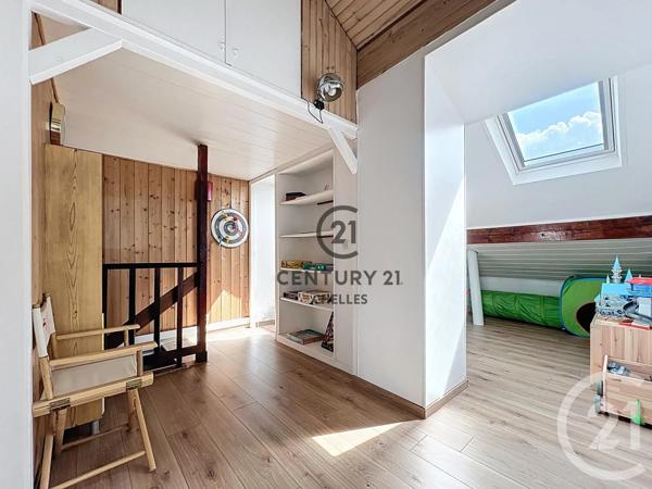 Maison à vendre  8 pièces - 147,17 m 2   NEUILLY SUR MARNE  - 93