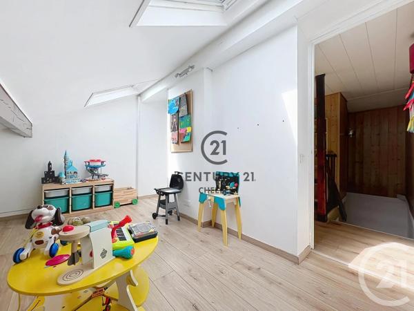 Maison à vendre  8 pièces - 147,17 m 2   NEUILLY SUR MARNE  - 93