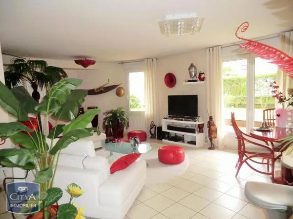 Appartement à louer 3 pièces 83.79m² Tours (37000)