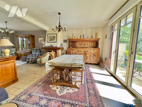 ÉTUDE TRENTE-CINQ NOTAIRES de CHANTEPIE ! À 250 mètres de l'école élémentaire des Deux Ruisseau...