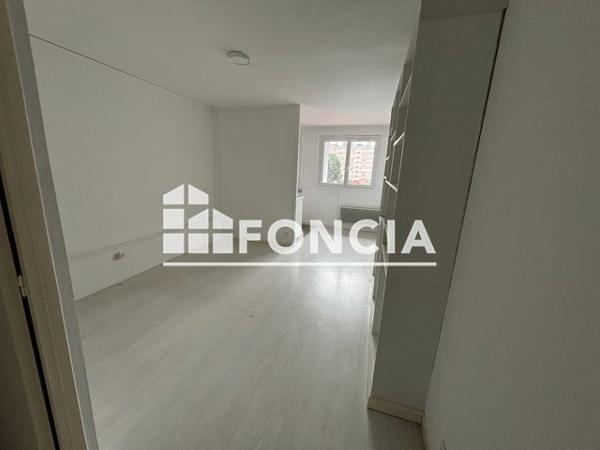 Location Studio 24.46 m² - 16 RUE FIGAROL Tarbes 65000