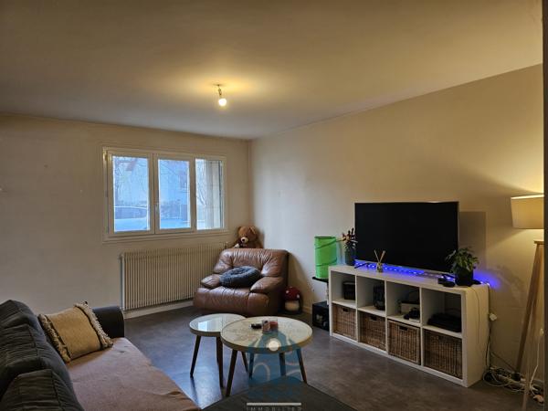 Appartement 3 pièces 1 chambre avec cave et parking