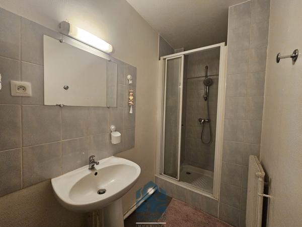 Appartement 3 pièces 1 chambre avec cave et parking
