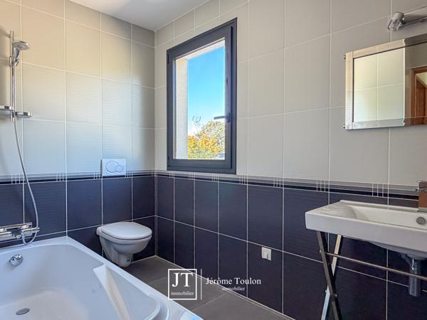 Maison 7 pièce(s) 5 chambre(s) 385 m²