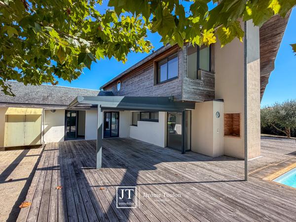 Maison 7 pièce(s) 5 chambre(s) 385 m²