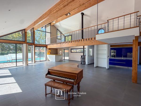 Maison 7 pièce(s) 5 chambre(s) 385 m²