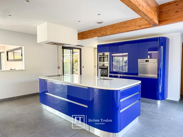 Maison 7 pièce(s) 5 chambre(s) 385 m²