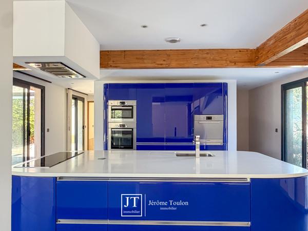 Maison 7 pièce(s) 5 chambre(s) 385 m²