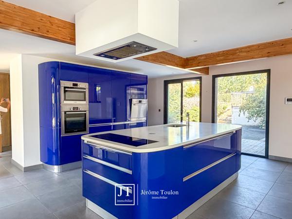 Maison 7 pièce(s) 5 chambre(s) 385 m²