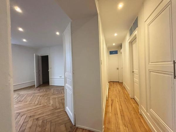 Appartement à louer 5 pièces 76.66m²