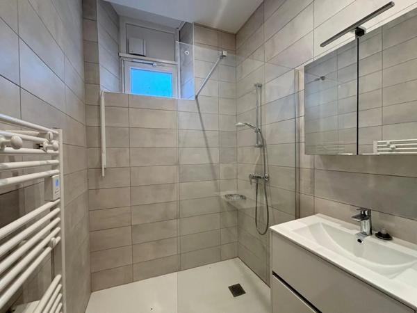 Appartement à louer 5 pièces 76.66m²