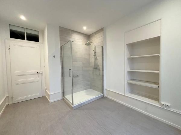 Appartement à louer 5 pièces 76.66m²