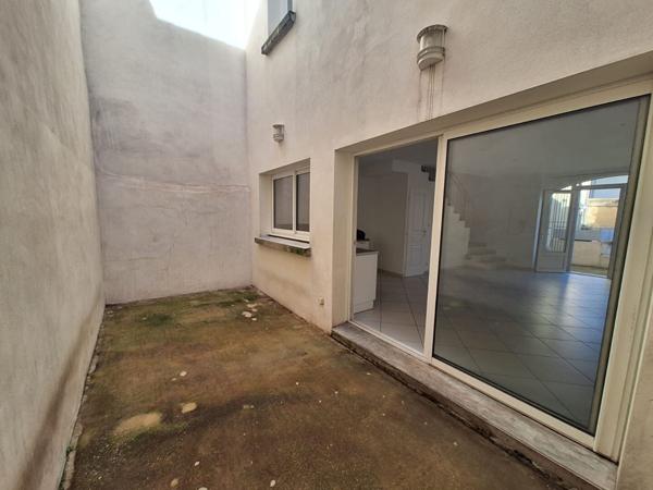 A VENDRE - Immeuble Redessan 2 Lots