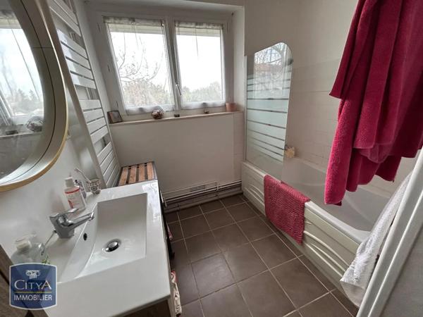 Appartement à louer 3 pièces 87.54m² Angoulême (16000)