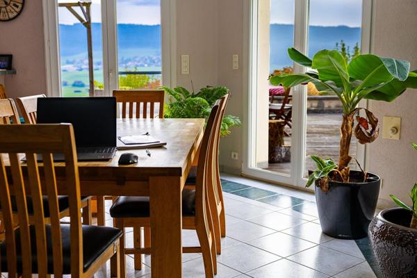 Morteau – Maison familiale d’exception avec vue panoramique sur le Val