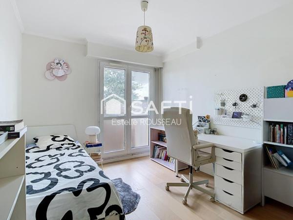 Appartement T4 au calme 7 mn à pied du RER Le Parc