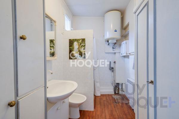 RARE - Appartement 4 Pièces de 70 m2 Aux Abbesses - Vue sur Paris
