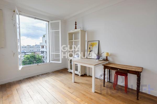 RARE - Appartement 4 Pièces de 70 m2 Aux Abbesses - Vue sur Paris