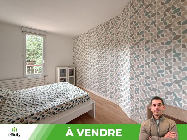 Maison
         6 pièces
        - 197 m² 440 000 € *