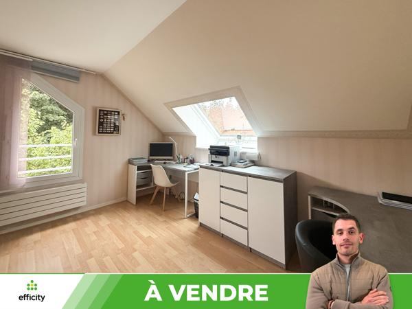 Maison
         6 pièces
        - 197 m² 440 000 € *