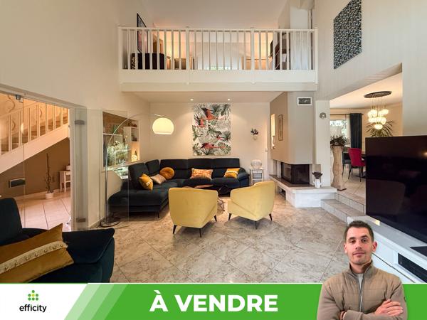 Maison
         6 pièces
        - 197 m² 440 000 € *