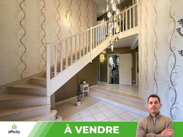 Maison
         6 pièces
        - 197 m² 440 000 € *