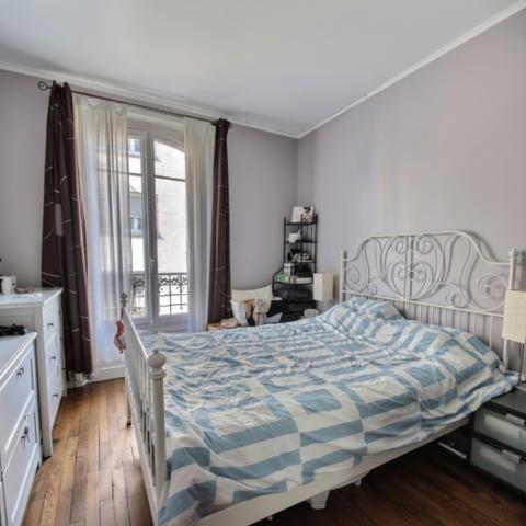 Courbevoie Marceau – 3 pièces 46 m² – Charme ancien, parquet, cave – Copropriété rénovée