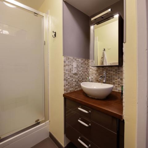 Courbevoie Marceau – 3 pièces 46 m² – Charme ancien, parquet, cave – Copropriété rénovée