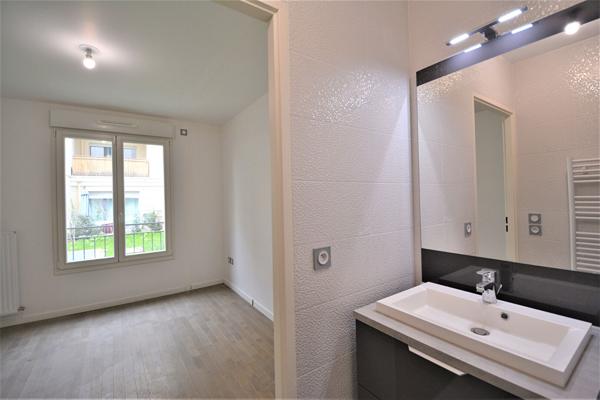 Appartement 4 pièces - Terrasse 28 m² - Métro Léo Lagrange