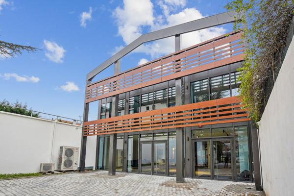 Loft industriel à vendre avec terrasse privative à Courbevoie