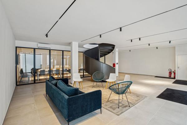 Loft industriel à vendre avec terrasse privative à Courbevoie