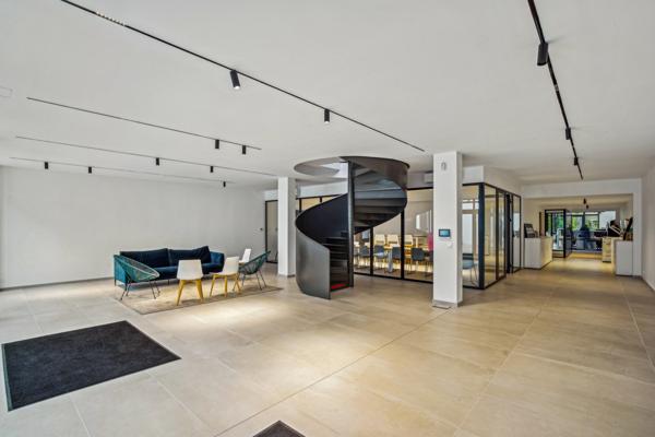 Loft industriel à vendre avec terrasse privative à Courbevoie
