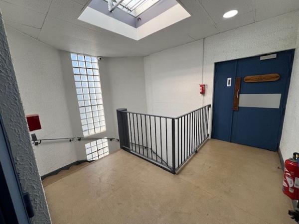 Bureaux à vendre à BUC 78530