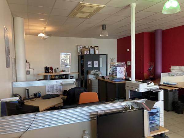 PLATEAU DE BUREAU 82 M2 - ACCES PMR - A VENDRE A SOISSONS - Zone Franche