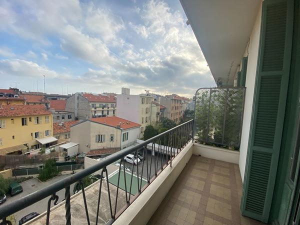 DEUX PIECE LIBERATION