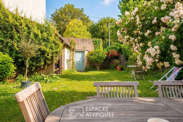 Maison familiale de 216m² à Saint-Donatien : Volumes, jardin intime et vie « tout à pied »