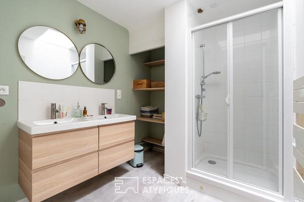 Maison familiale de 216m² à Saint-Donatien : Volumes, jardin intime et vie « tout à pied »