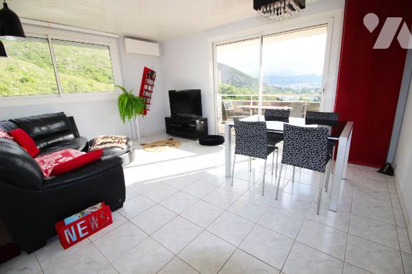 Grand appartement T4 de 79m2 (Carrez) AVEC TRES BELLE VUE MER, dans le 10e (Saint-Tronc)
