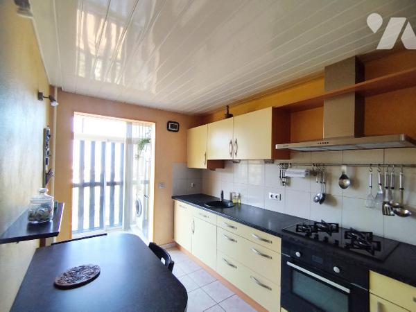 Grand appartement T4 de 79m2 (Carrez) AVEC TRES BELLE VUE MER, dans le 10e (Saint-Tronc)