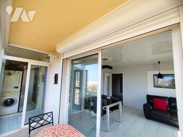 Grand appartement T4 de 79m2 (Carrez) AVEC TRES BELLE VUE MER, dans le 10e (Saint-Tronc)