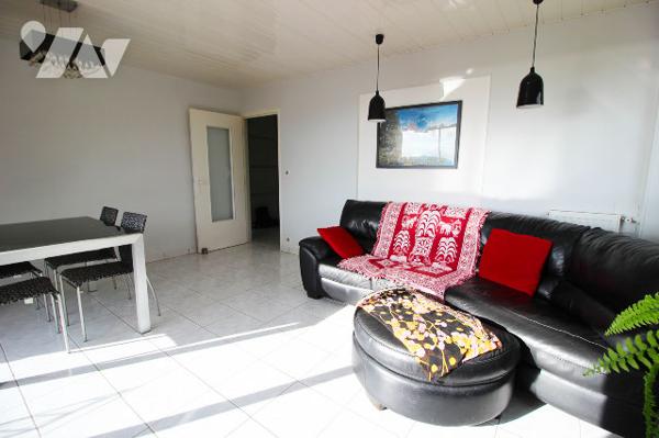 Grand appartement T4 de 79m2 (Carrez) AVEC TRES BELLE VUE MER, dans le 10e (Saint-Tronc)