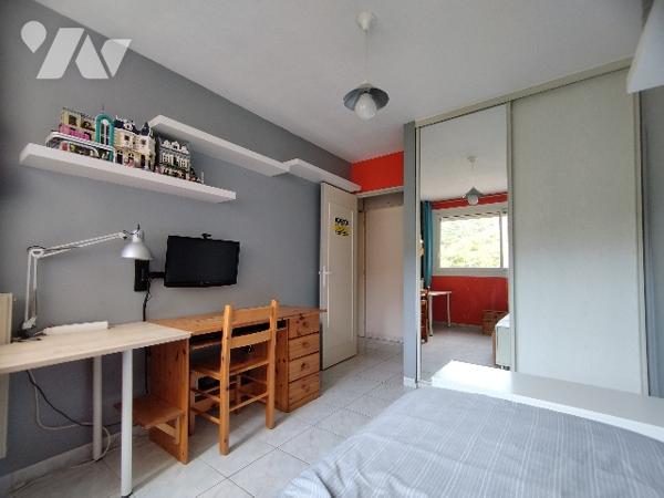 Grand appartement T4 de 79m2 (Carrez) AVEC TRES BELLE VUE MER, dans le 10e (Saint-Tronc)