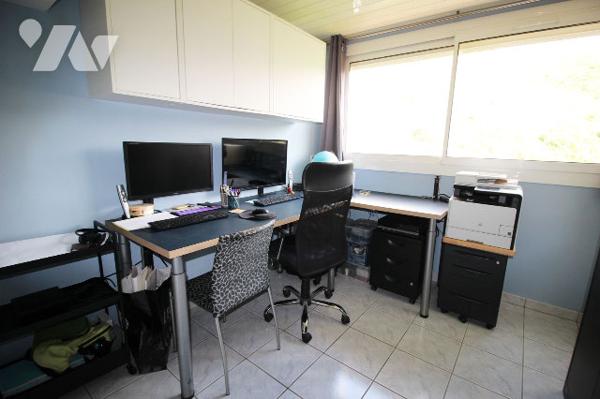Grand appartement T4 de 79m2 (Carrez) AVEC TRES BELLE VUE MER, dans le 10e (Saint-Tronc)