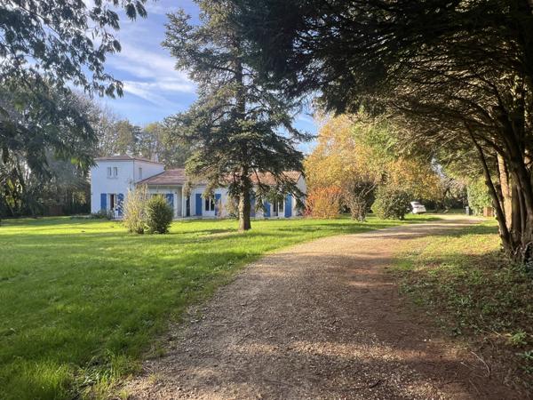 Maison  6 pièce(s)  4 chambre(s)  144 m²